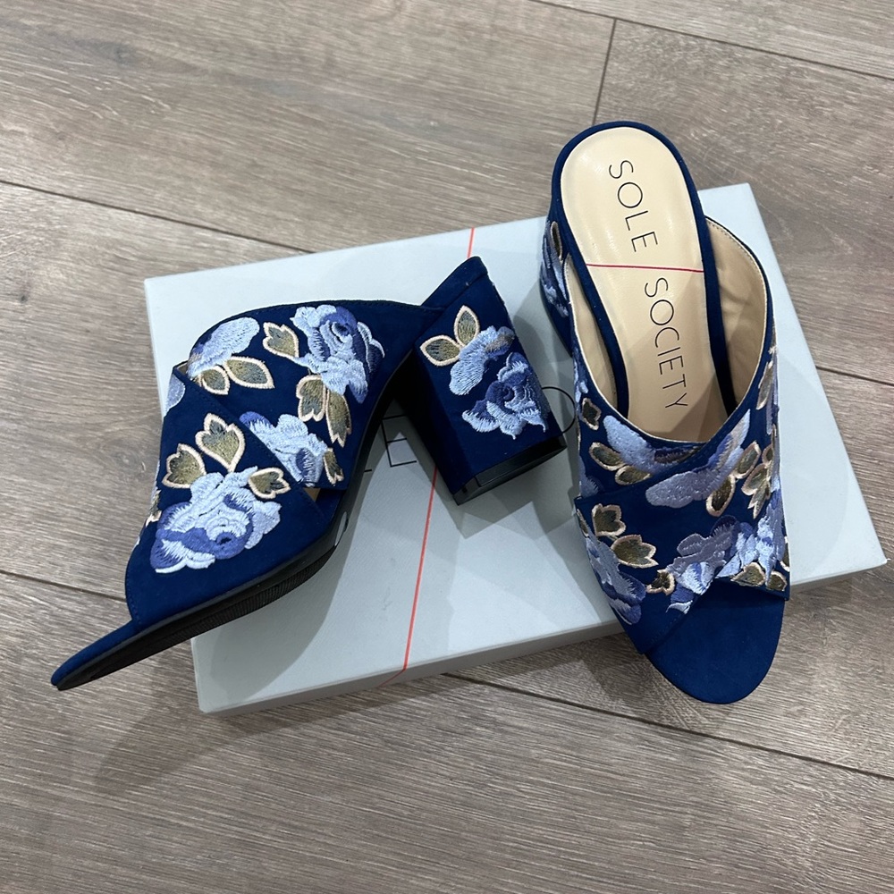 ⭐️PRICE⬇️ 
SOLE/SOCIETY • Blue Flowers Suede Mule/Slip On Sandal • sz 7 • - Picture 6 of 8